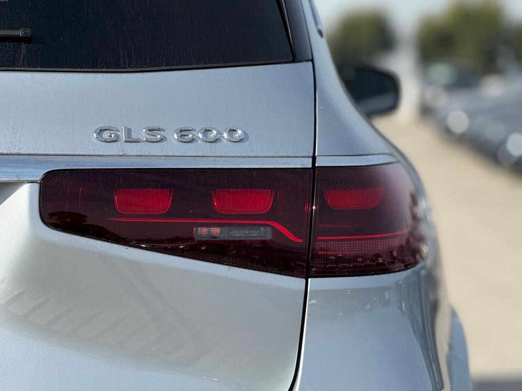 new 2026 Mercedes-Benz Maybach GLS 600 car, priced at $197,305