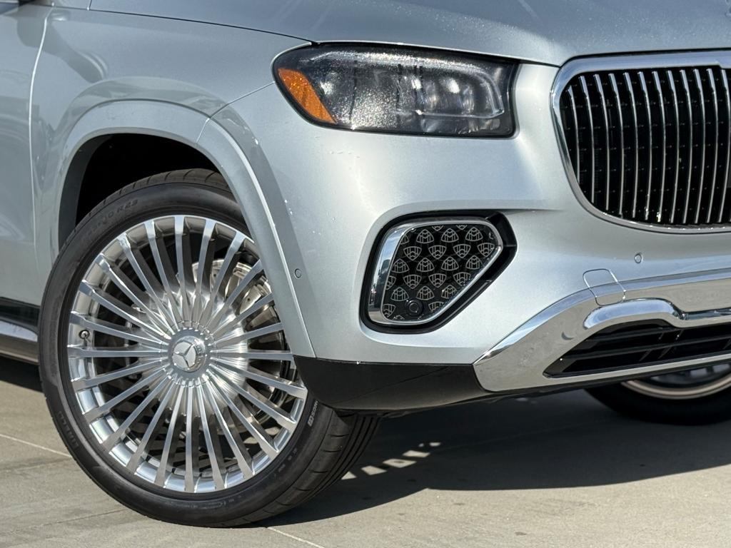 new 2026 Mercedes-Benz Maybach GLS 600 car, priced at $197,305