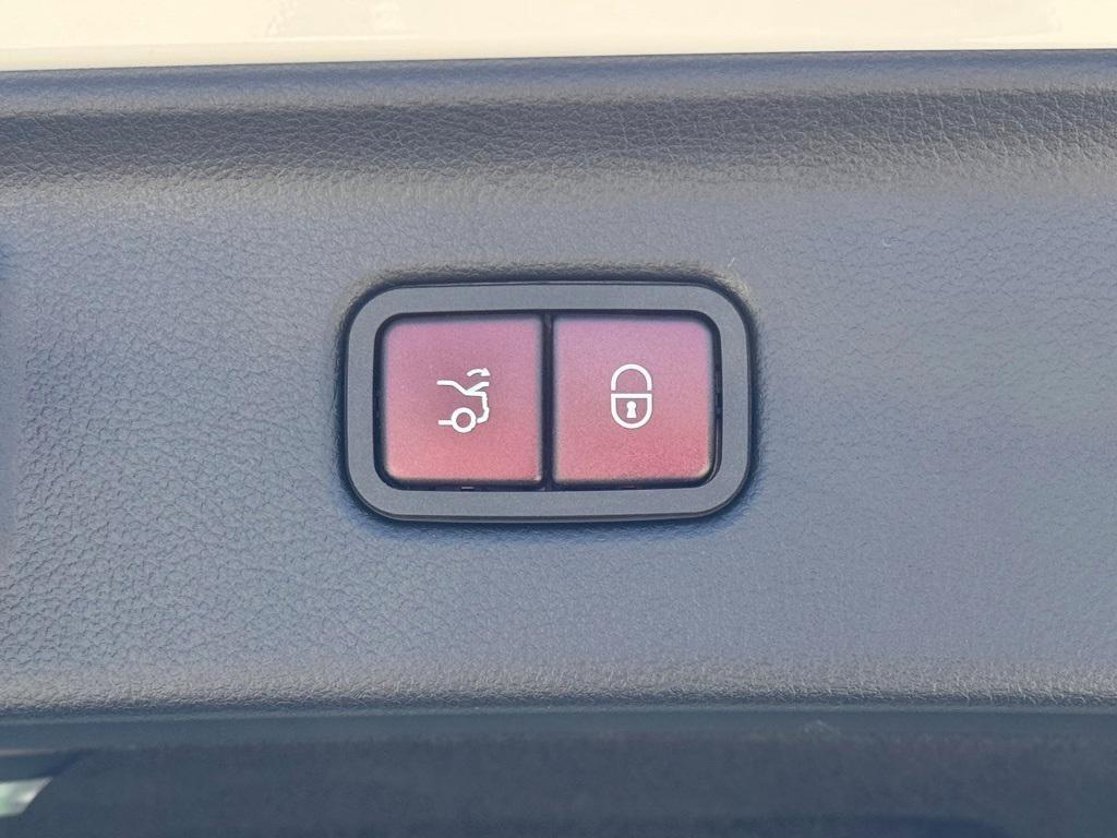 new 2024 Mercedes-Benz S-Class car, priced at $138,630