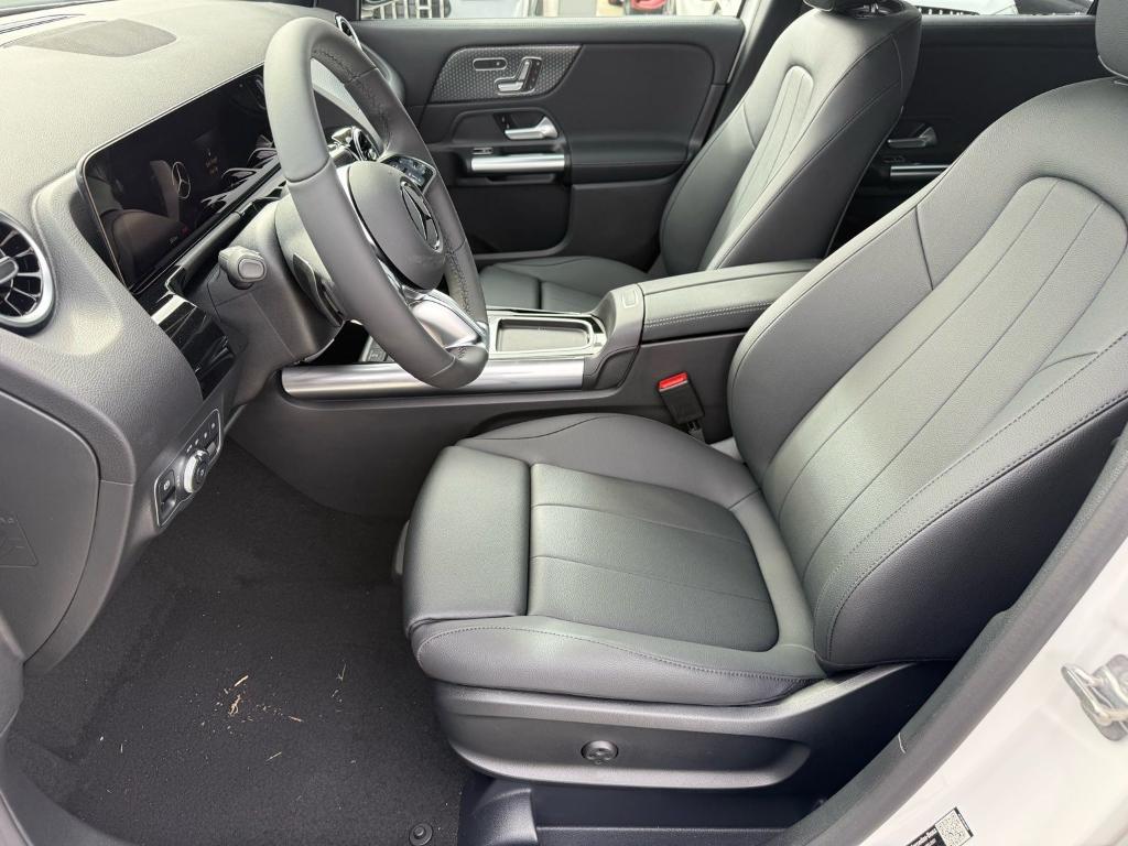 new 2026 Mercedes-Benz GLA 250 car, priced at $43,930