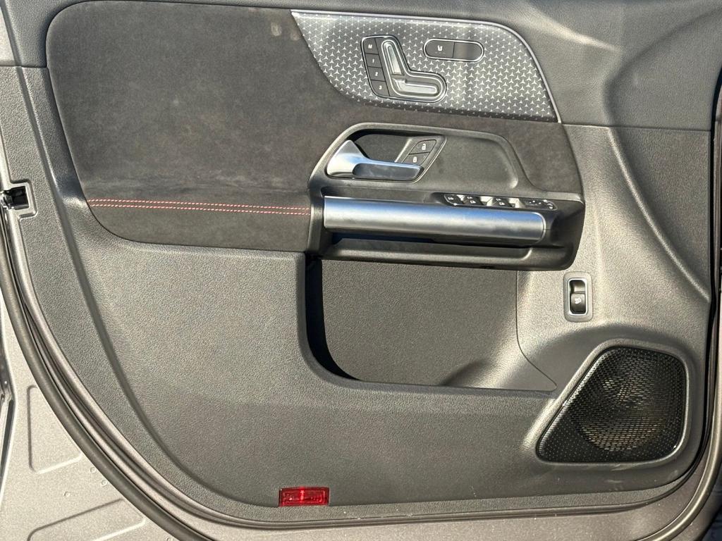 new 2025 Mercedes-Benz GLA 250 car, priced at $54,485