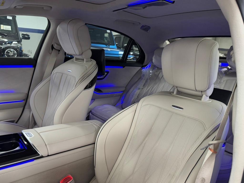 new 2025 Mercedes-Benz AMG S 63 E car, priced at $211,330
