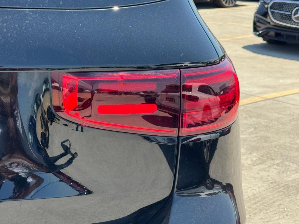 new 2026 Mercedes-Benz GLB 250 car, priced at $49,990