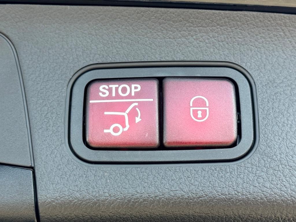 new 2025 Mercedes-Benz GLA 250 car, priced at $46,195