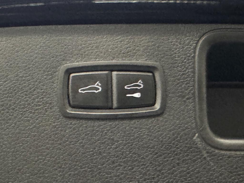 used 2019 Porsche Macan car, priced at $31,143