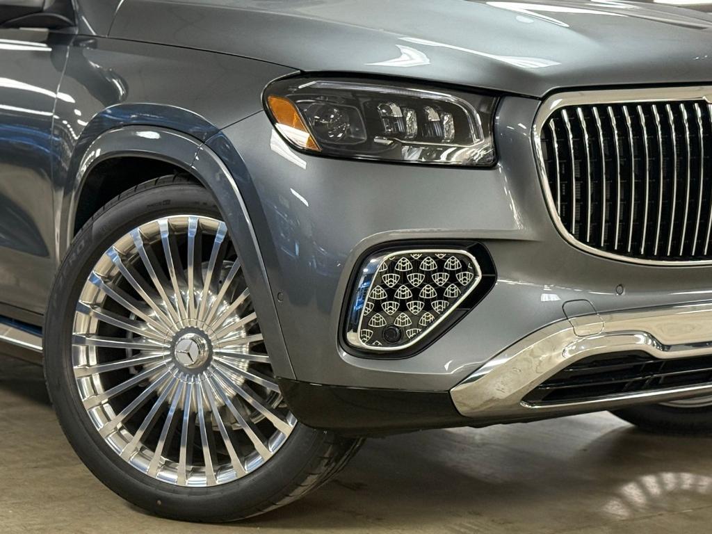 new 2026 Mercedes-Benz Maybach GLS 600 car, priced at $205,055