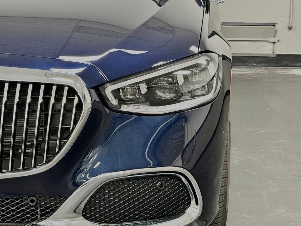 new 2026 Mercedes-Benz Maybach S 580 car, priced at $220,135