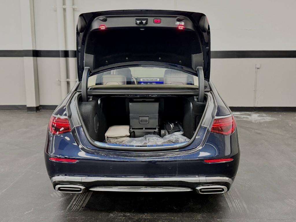 new 2026 Mercedes-Benz Maybach S 580 car, priced at $220,135