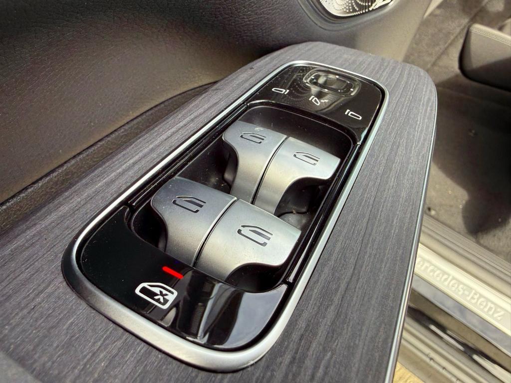 new 2026 Mercedes-Benz EQS 400 car, priced at $91,300