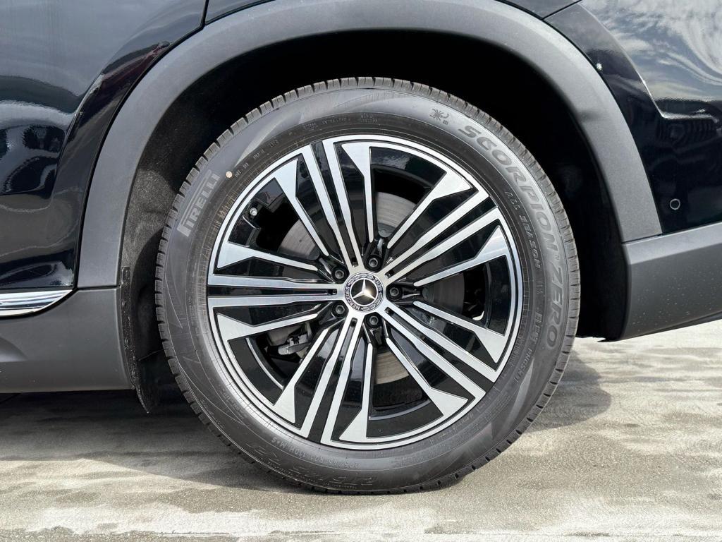 new 2026 Mercedes-Benz EQS 400 car, priced at $91,300