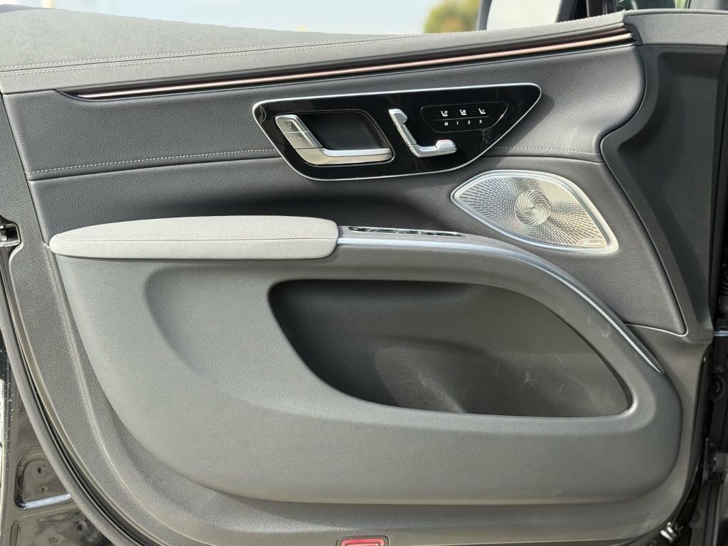 new 2026 Mercedes-Benz EQS 400 car, priced at $91,300