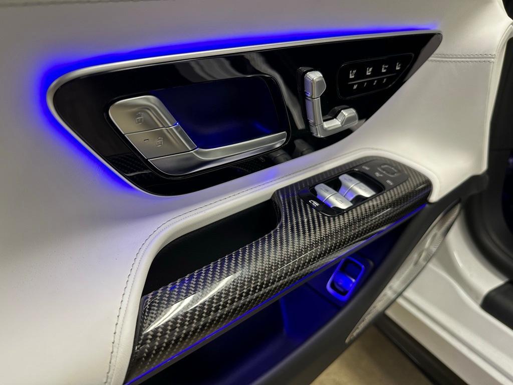 new 2024 Mercedes-Benz AMG SL 63 car, priced at $215,800