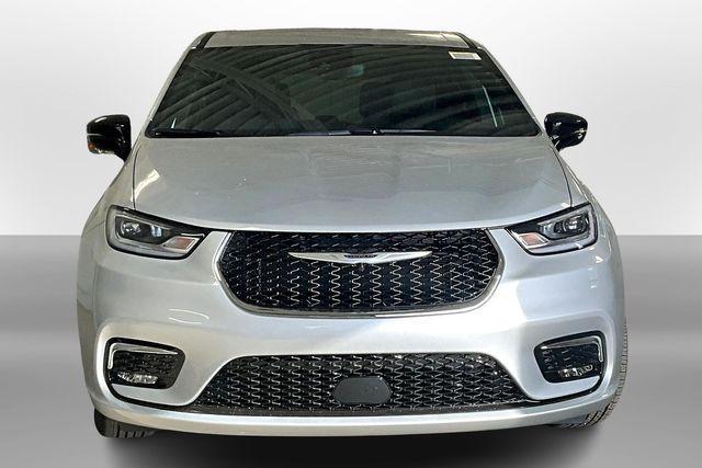 new 2026 Chrysler Pacifica car, priced at $39,745