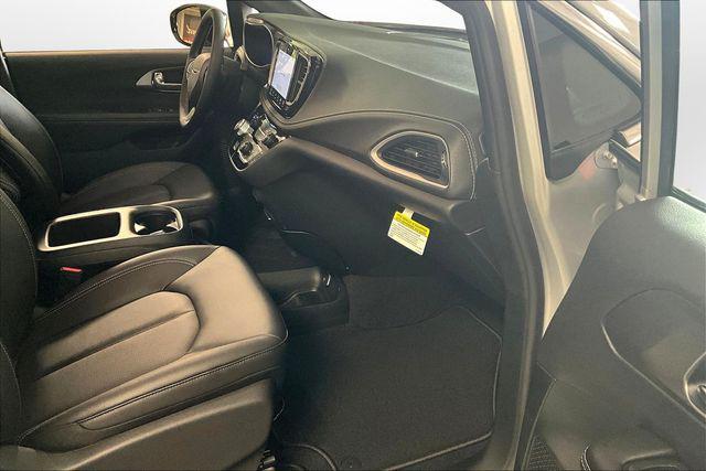 new 2026 Chrysler Pacifica car, priced at $39,745