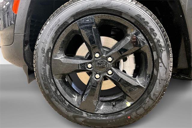 new 2025 Jeep Grand Cherokee car, priced at $43,919