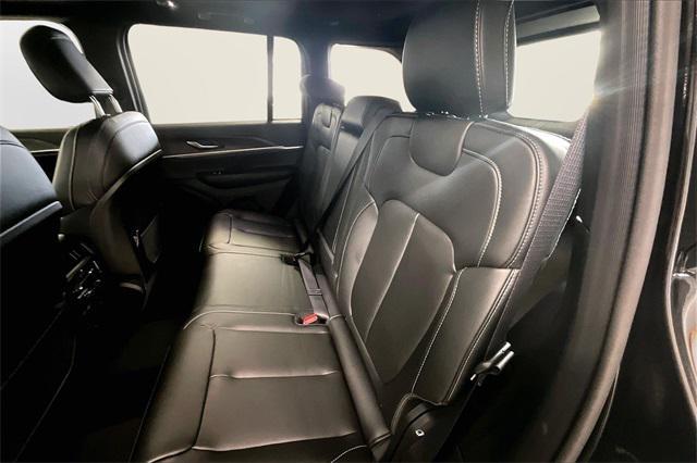 new 2025 Jeep Grand Cherokee car, priced at $43,919