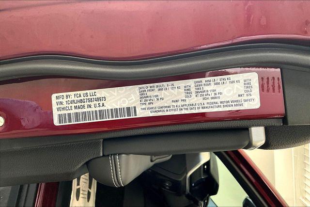 new 2025 Jeep Grand Cherokee car, priced at $41,505