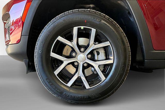 new 2025 Jeep Grand Cherokee car, priced at $41,505