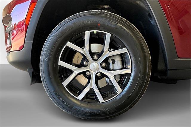 new 2025 Jeep Grand Cherokee car, priced at $41,005