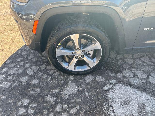 new 2026 Jeep Grand Cherokee car, priced at $48,405