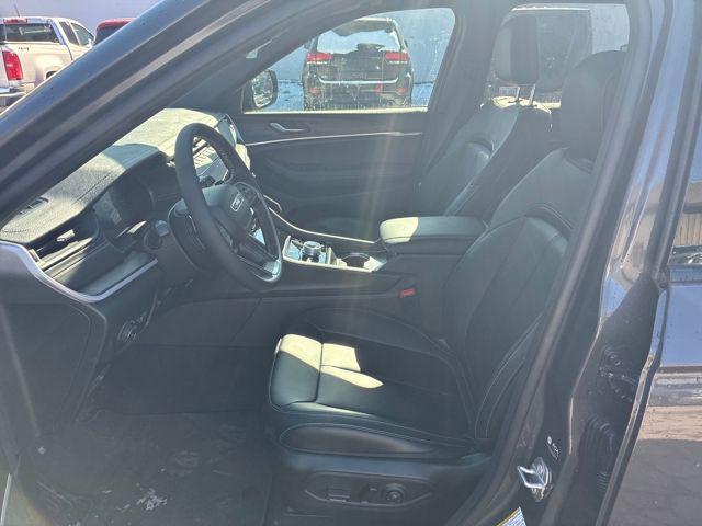 new 2026 Jeep Grand Cherokee car, priced at $48,405