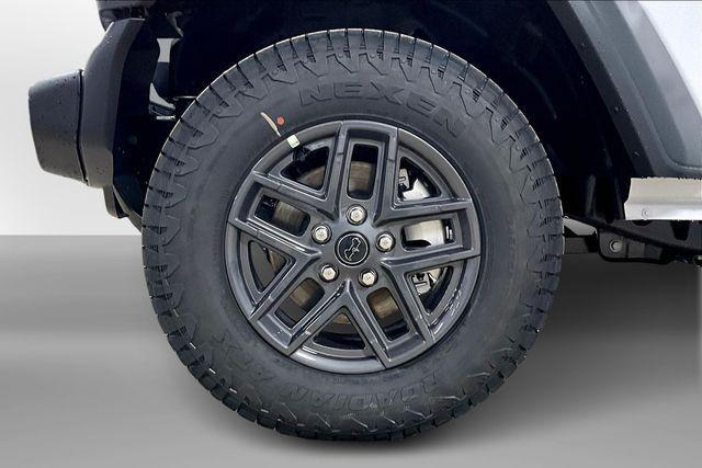 new 2026 Jeep Wrangler car, priced at $43,889