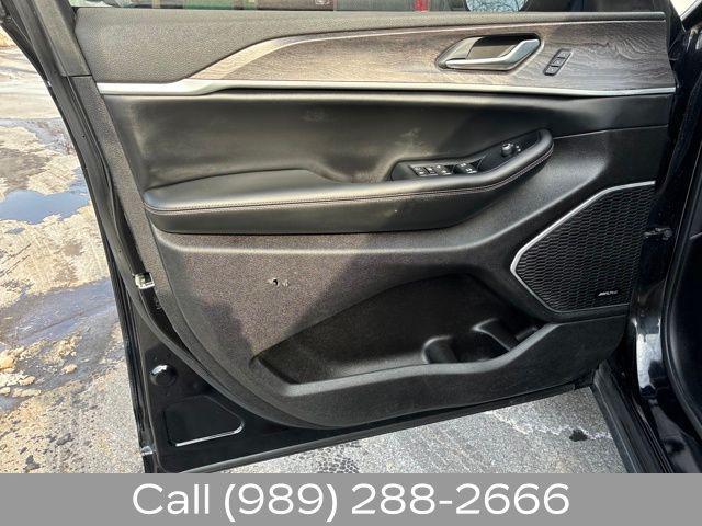 used 2023 Jeep Grand Cherokee car, priced at $24,795