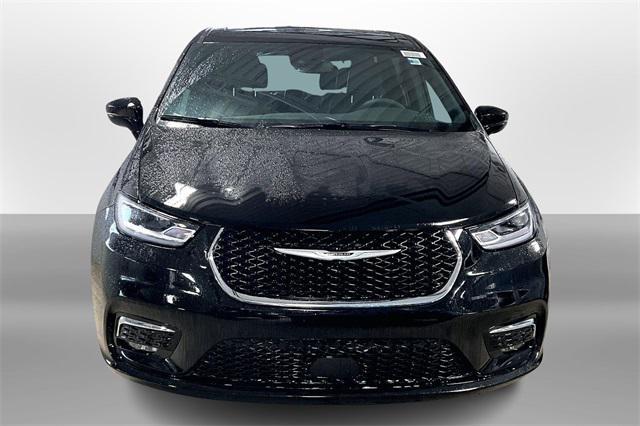 new 2026 Chrysler Pacifica car, priced at $39,321