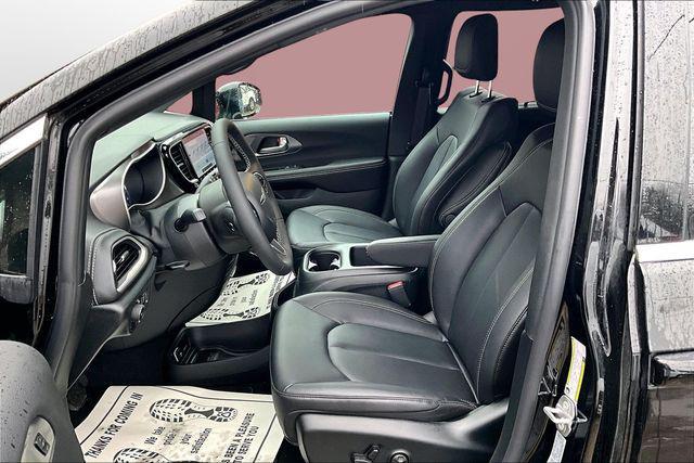 new 2026 Chrysler Pacifica car, priced at $39,321