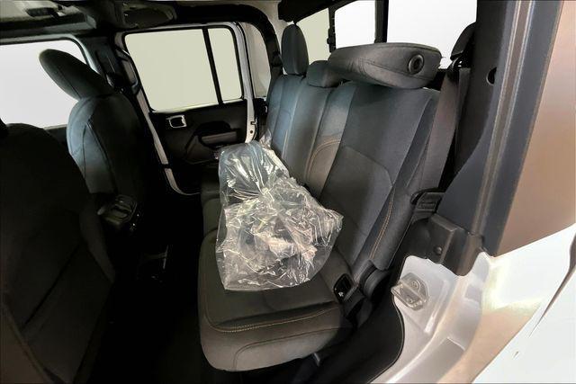 new 2025 Jeep Gladiator car, priced at $41,115