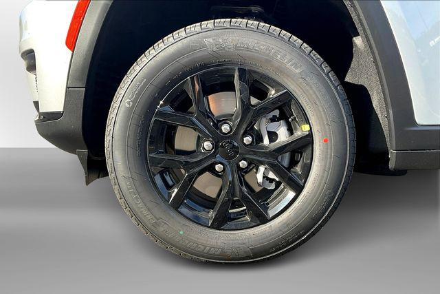 new 2025 Jeep Grand Cherokee L car, priced at $39,557