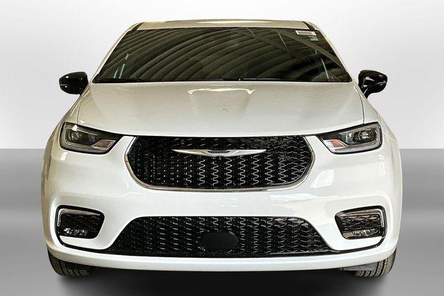 new 2026 Chrysler Pacifica car, priced at $39,321