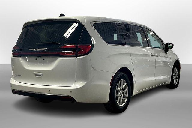 new 2026 Chrysler Pacifica car, priced at $39,321