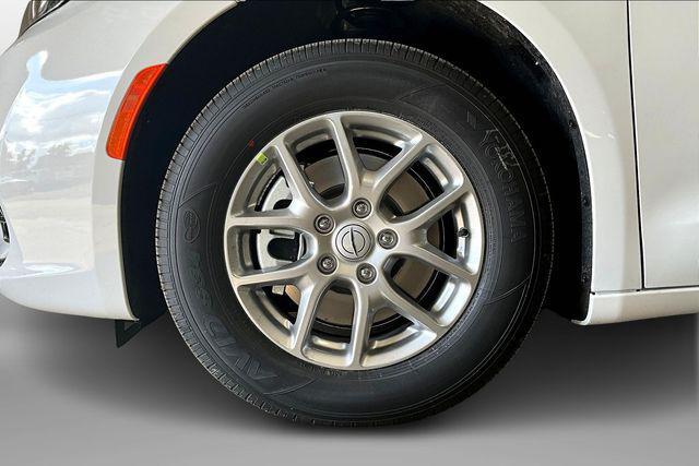 new 2026 Chrysler Pacifica car, priced at $39,321