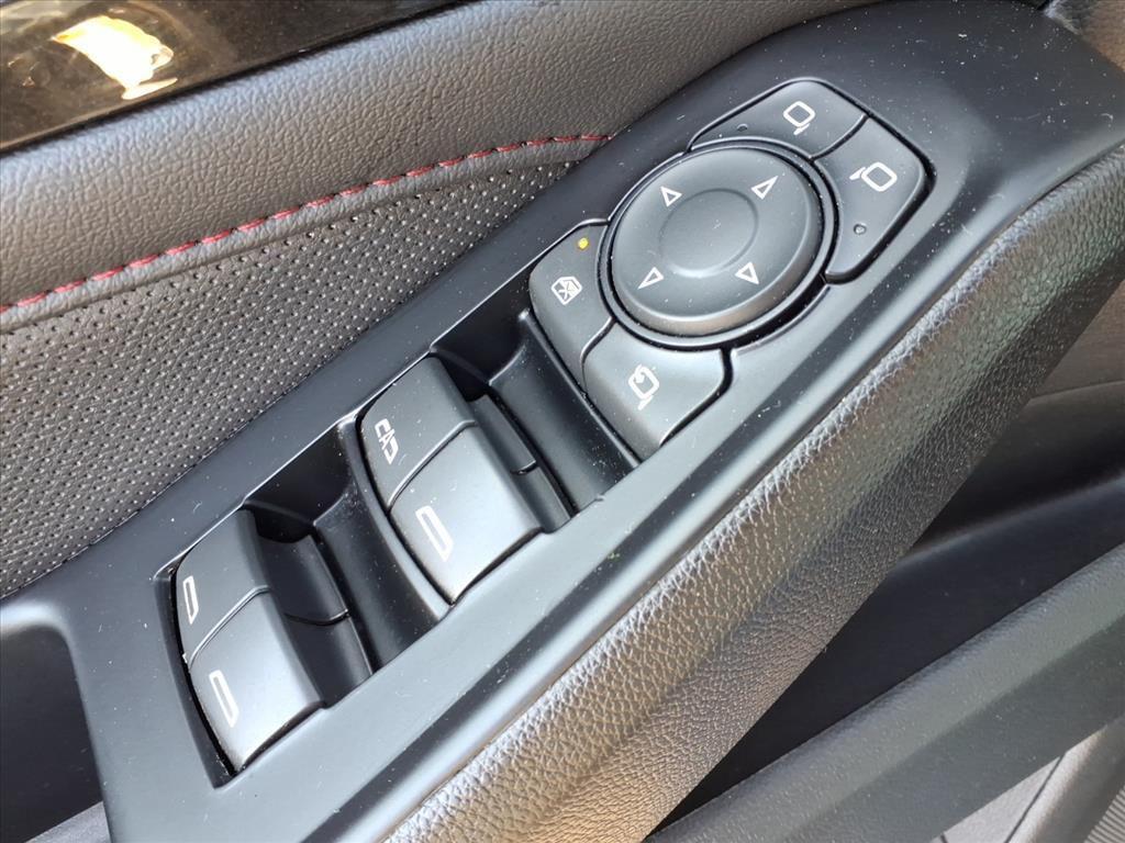 used 2023 Chevrolet Traverse car, priced at $33,699