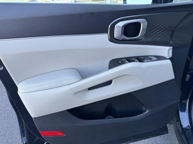 used 2023 Kia Sorento Hybrid car, priced at $27,995