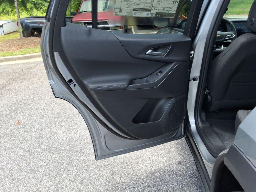 new 2026 Chevrolet Equinox car, priced at $29,013