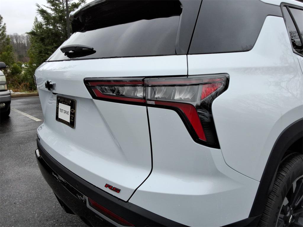 new 2026 Chevrolet Equinox car, priced at $32,674