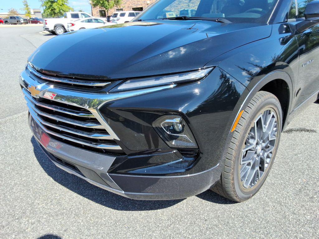 new 2025 Chevrolet Blazer car, priced at $43,063