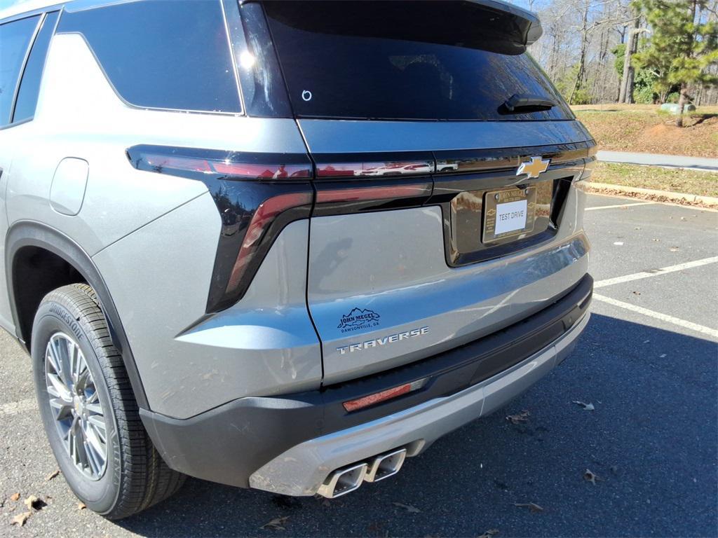 new 2026 Chevrolet Traverse car, priced at $40,171