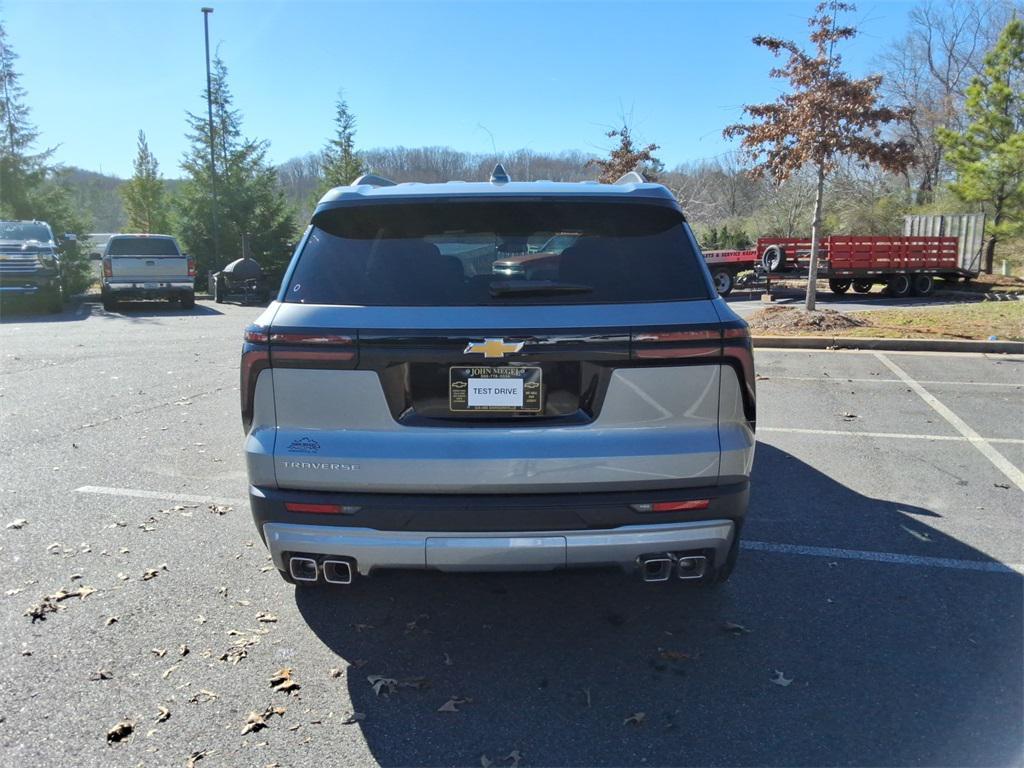 new 2026 Chevrolet Traverse car, priced at $40,171