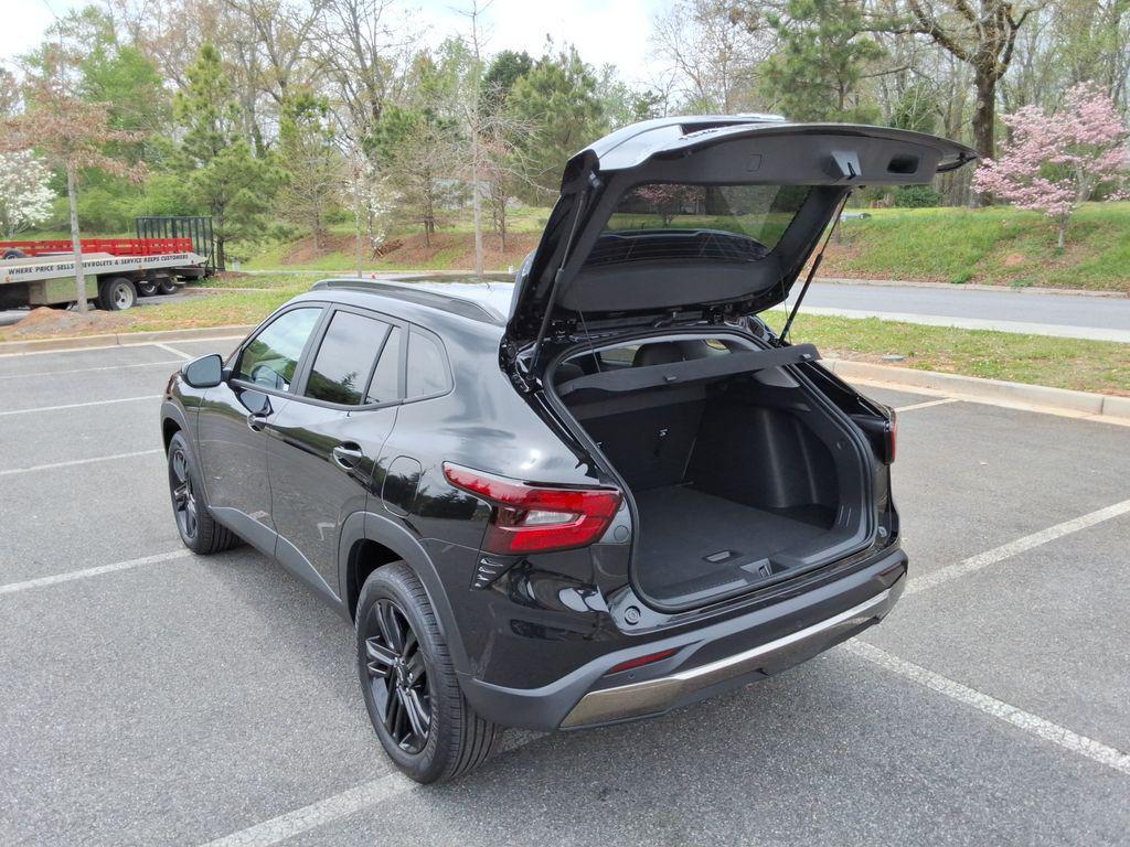 new 2026 Chevrolet Trax car, priced at $25,714