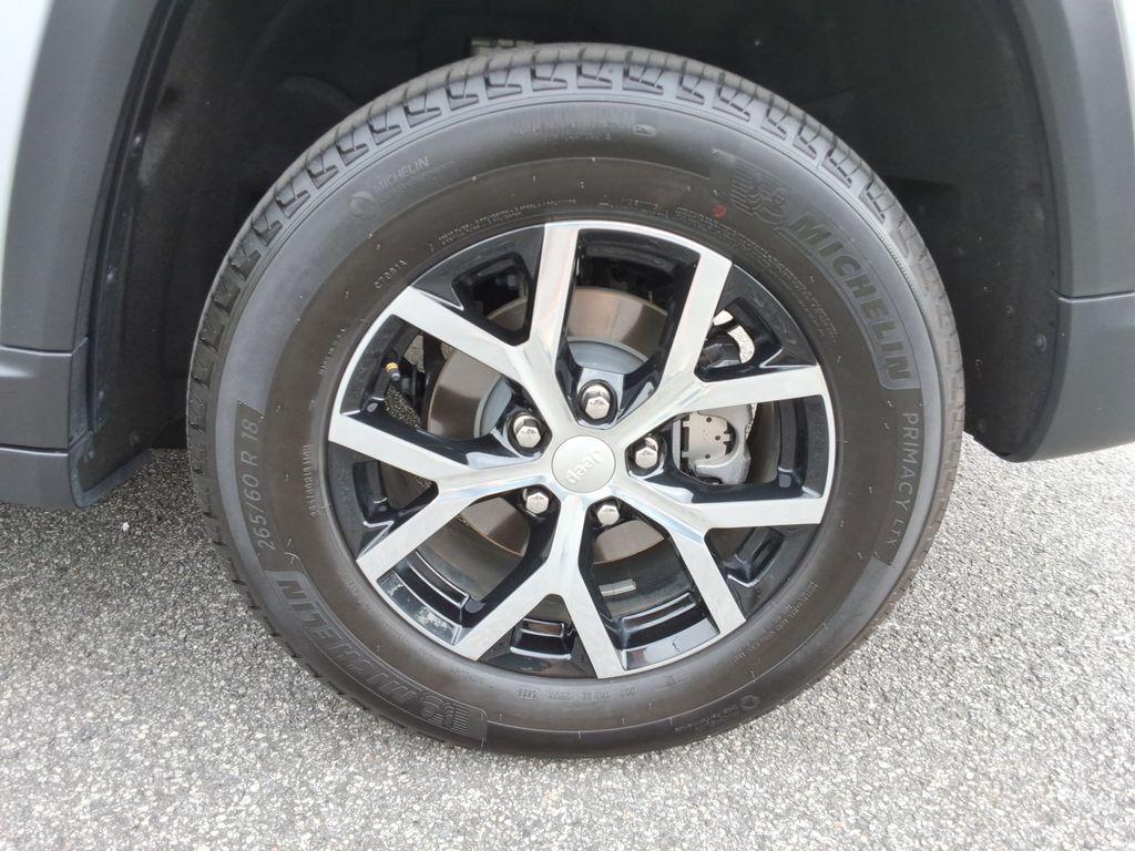 used 2025 Jeep Grand Cherokee car, priced at $39,837