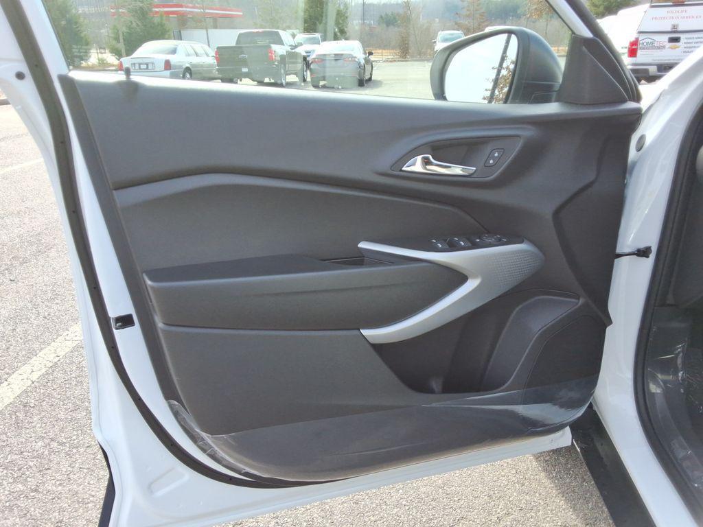 new 2026 Chevrolet Trax car, priced at $23,039