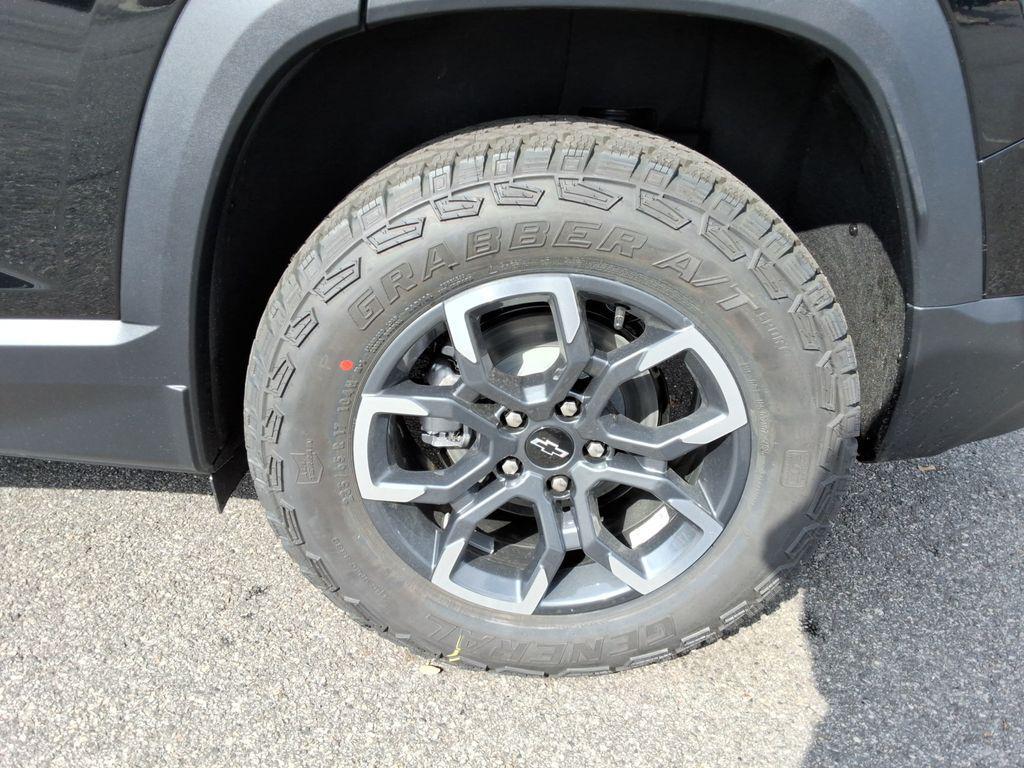 new 2026 Chevrolet Equinox car, priced at $32,424