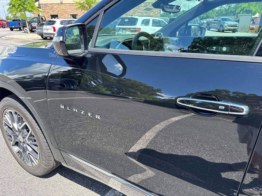 new 2025 Chevrolet Blazer car, priced at $43,063