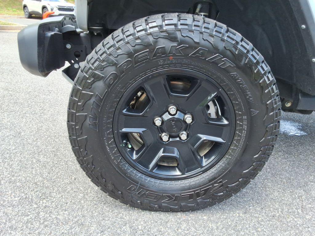used 2023 Jeep Gladiator car, priced at $38,011