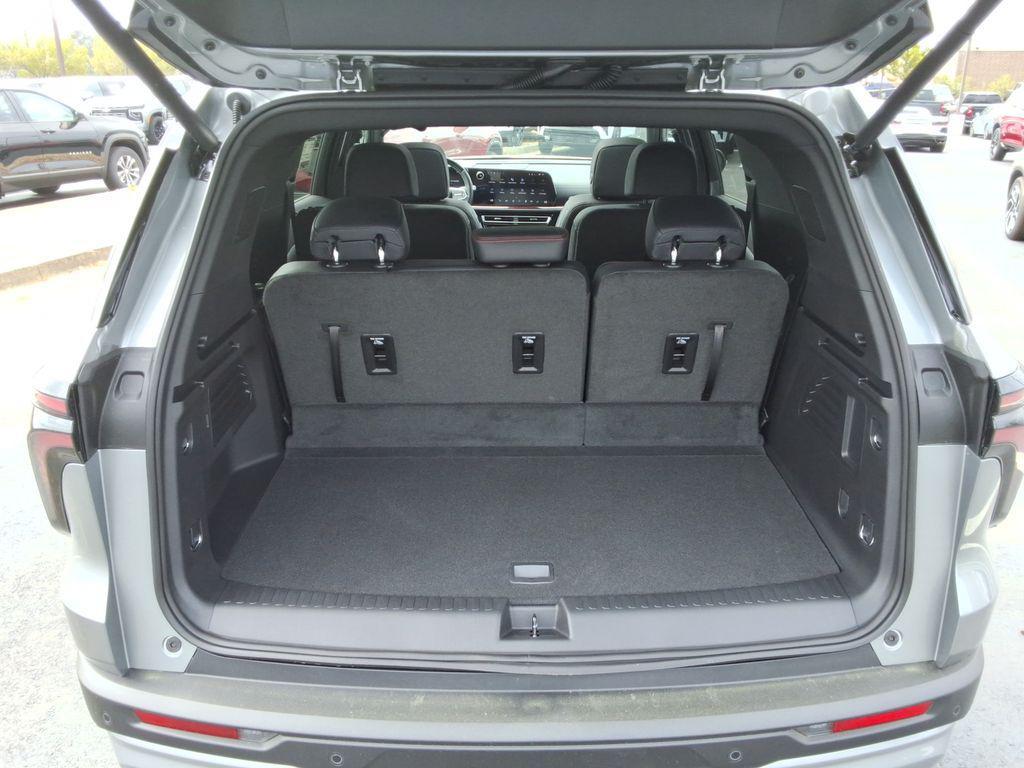 new 2026 Chevrolet Traverse car, priced at $55,340