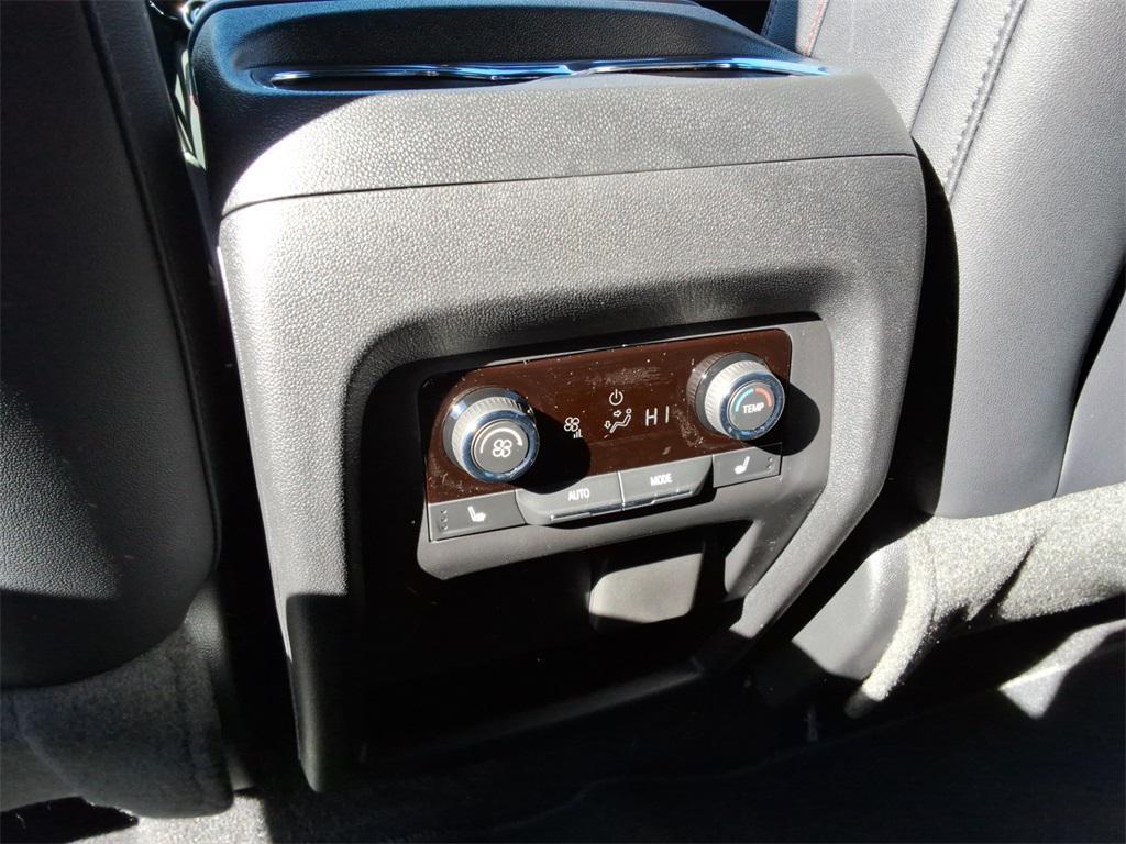 new 2026 Chevrolet Traverse car, priced at $55,578