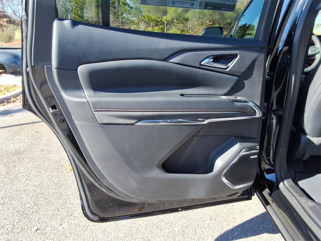 new 2026 Chevrolet Traverse car, priced at $55,578